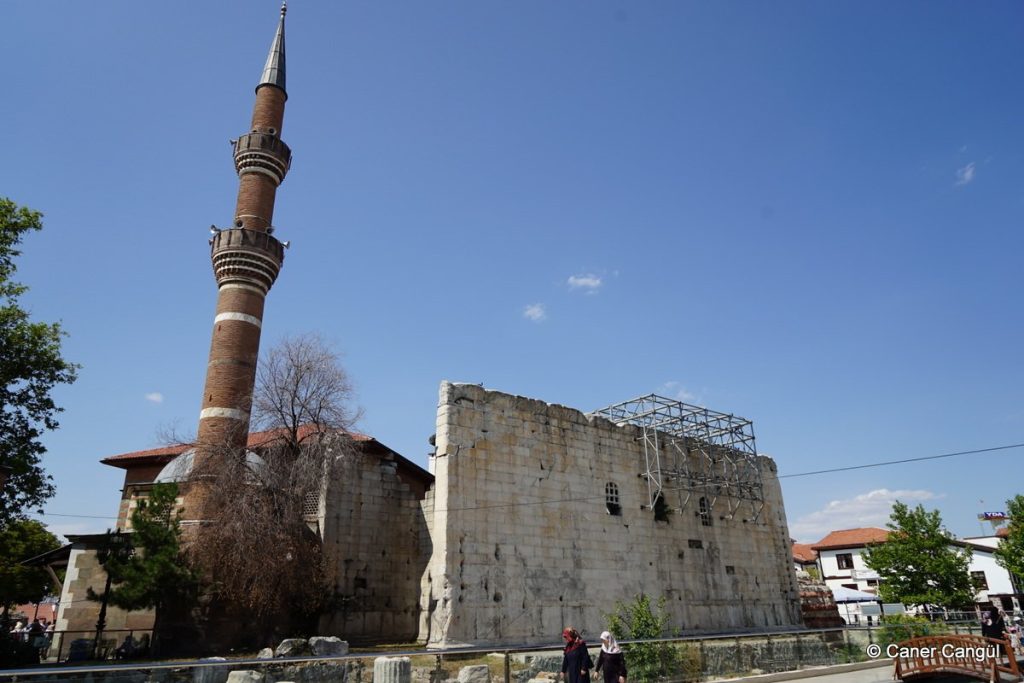 Augustus Tapınağı ve Hacı Bayram Camii