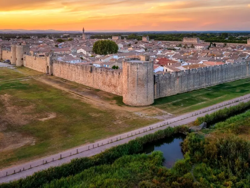 Aigues-Mortes Kuleleri ve Sur Kaleleri