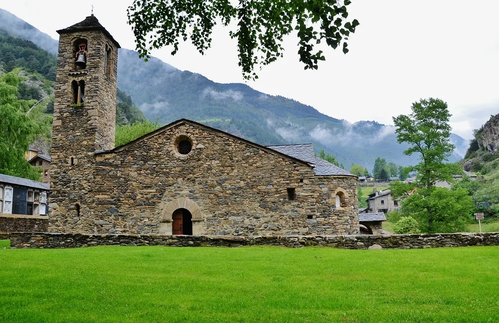 La Cortinada und die Kirche Sant Marti