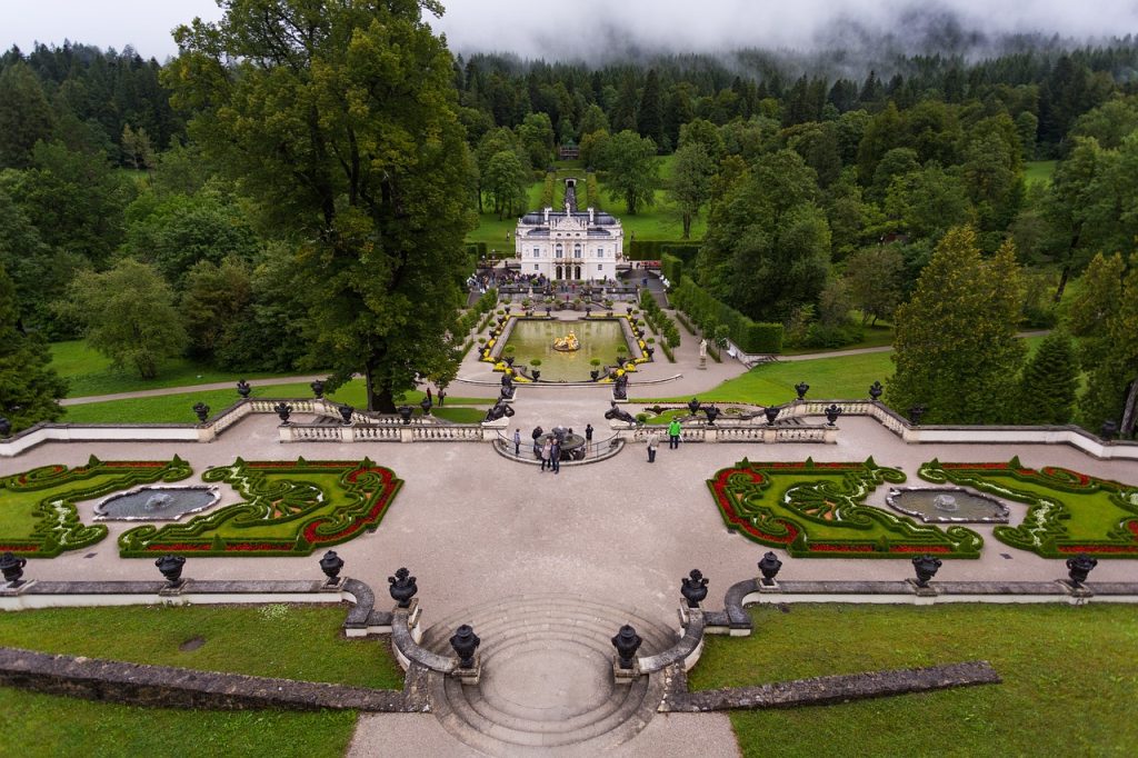 Linderhof Sarayı