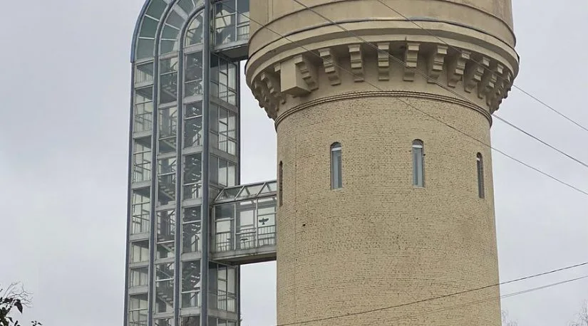 Ancien bâtiment du château d'eau