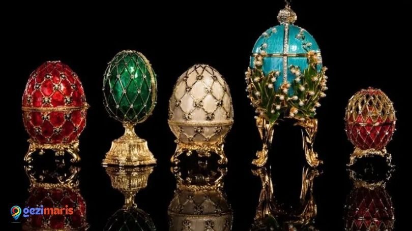Színes és díszes Fabergé tojásmásolatok kaphatók Szentpétervárról.