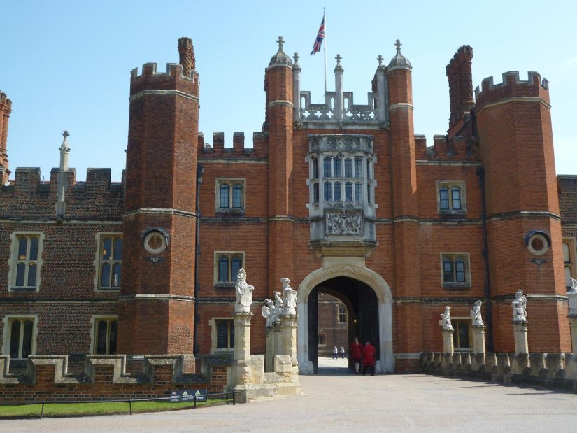 Hampton Court Sarayı