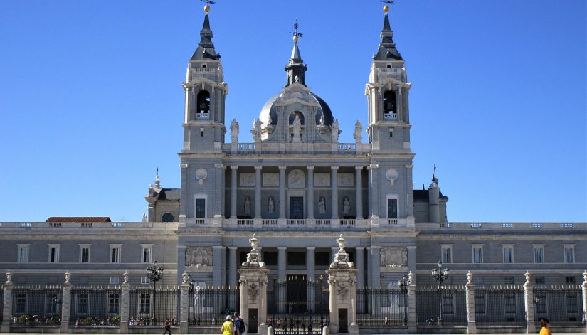 Katedralen Santa María la Real de la Almudena