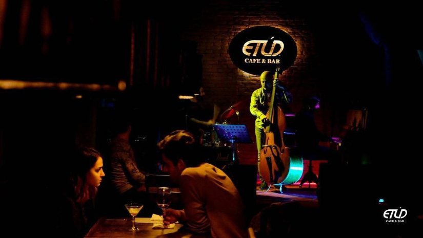 ETUD Cafe & Bar