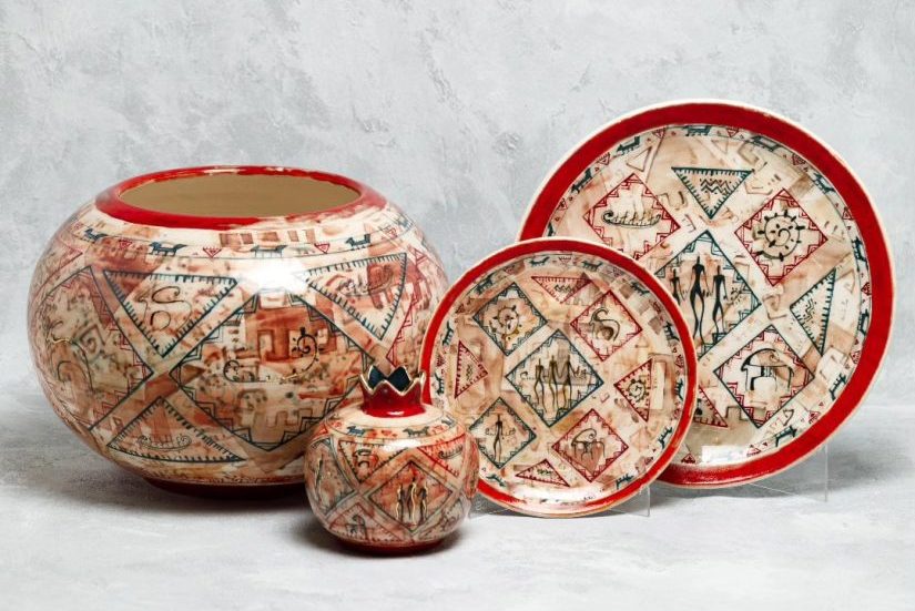 Gobustan Motifli Seramik Tabaklar ve Duvar Panoları