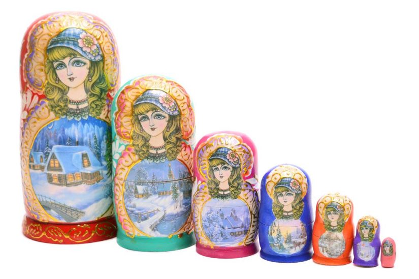 Балгарскія драўляныя лялькі, падобныя на матрошкі