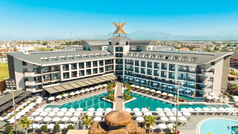 Her Şey Dahil mi, Butik mi? Sizin Tatil Ruhunuza En Uygun Otel Rehberi!