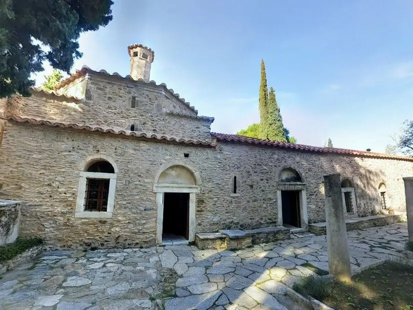 Kaisariani Manastırı