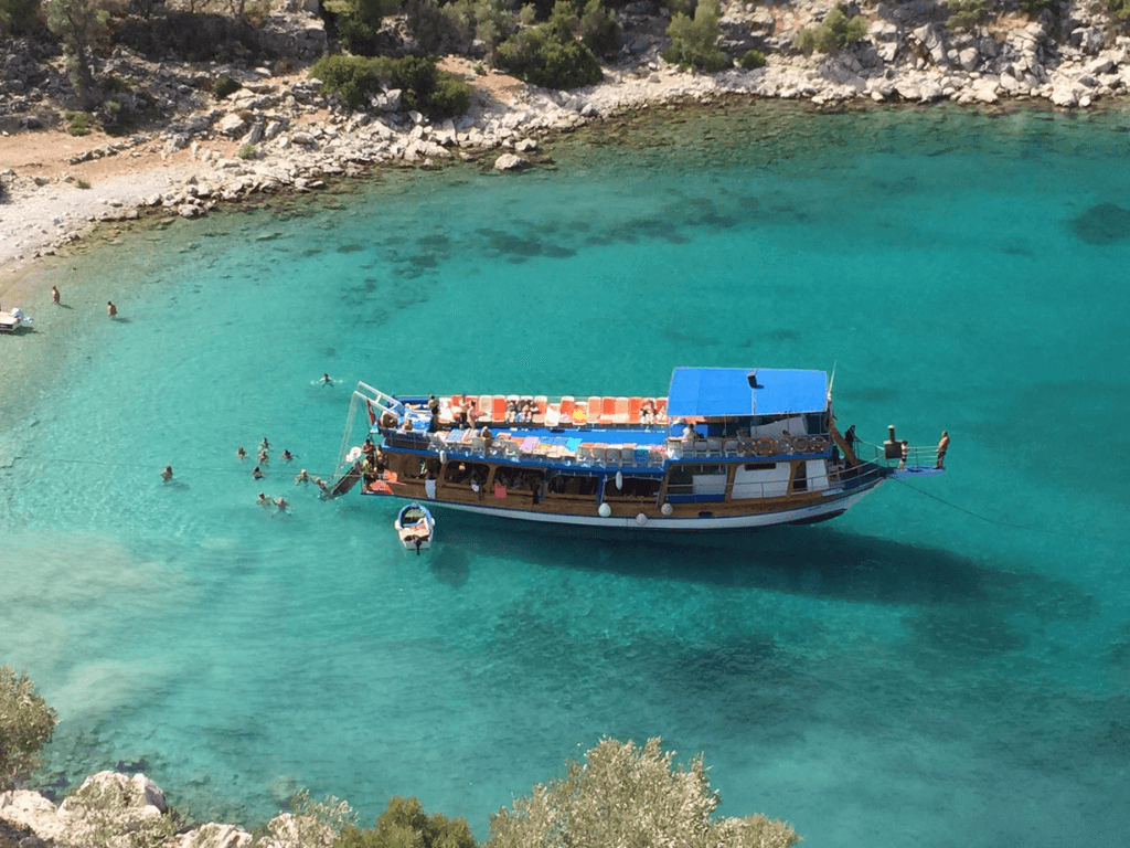Marmaris Tekne Turu: Şehrin Gürültüsünden Uzaklaşmanın En Keyifli Yolu