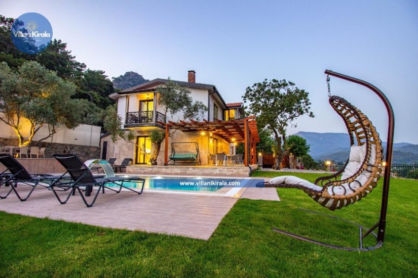 Muhafazakar Villalarda Mahremiyeti Yüksek Bir Tatil