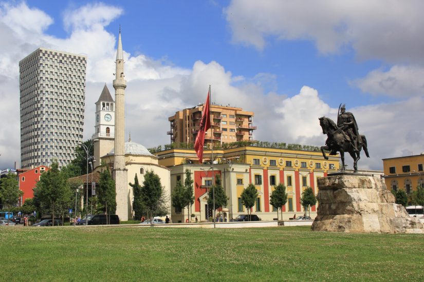 Tiran Gezi Rehberi