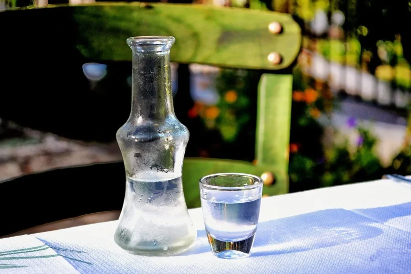 Uzo, Tsipouro ve Yunan Şarapları