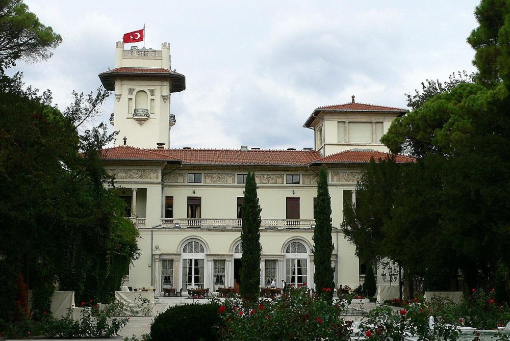 Hidiv Kasrı