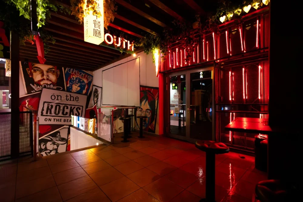 On The Rocks Bar