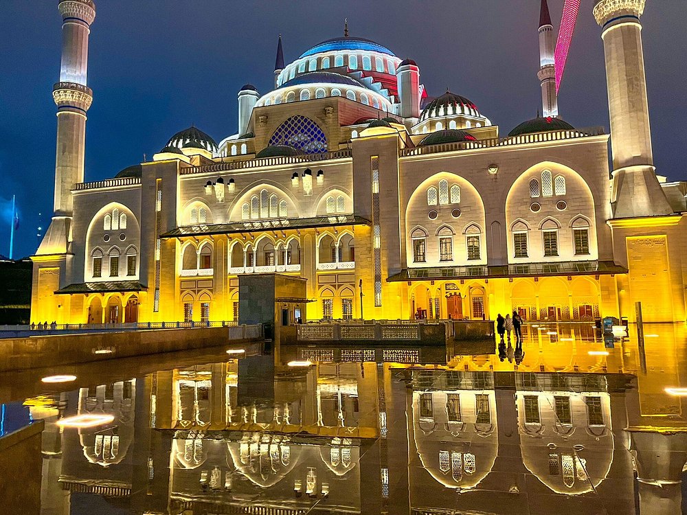 Büyük Çamlıca Camii