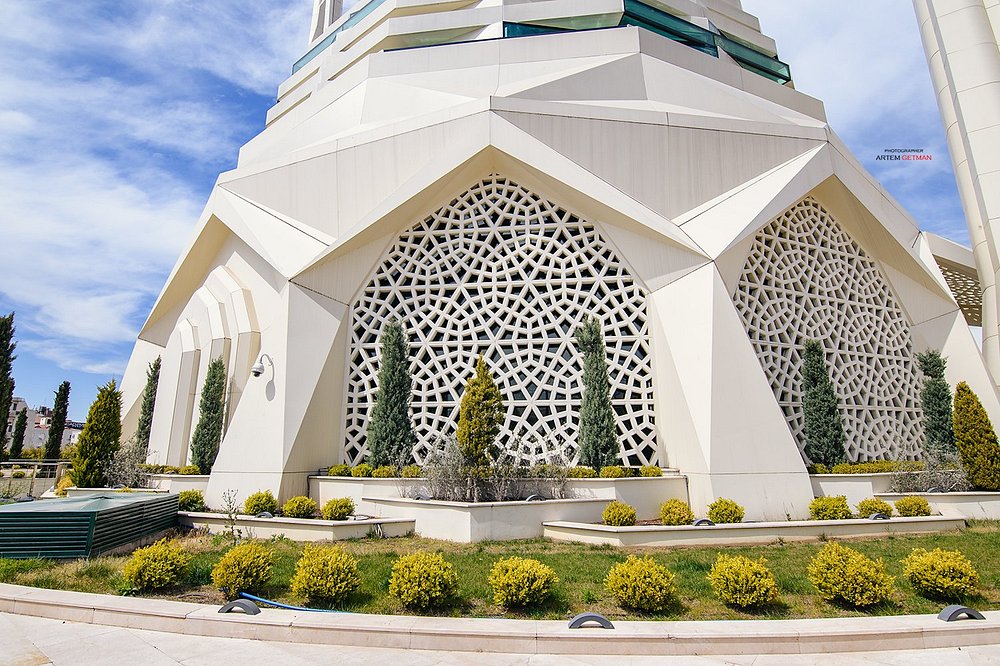 Marmara İlahiyat Camii