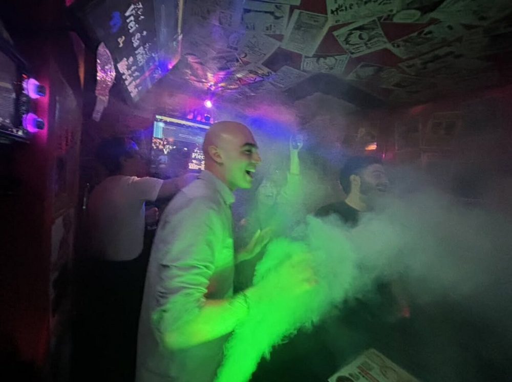BAR Laugh Tale