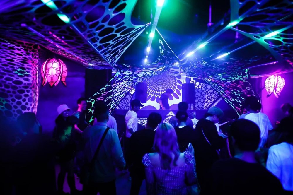 Club Under