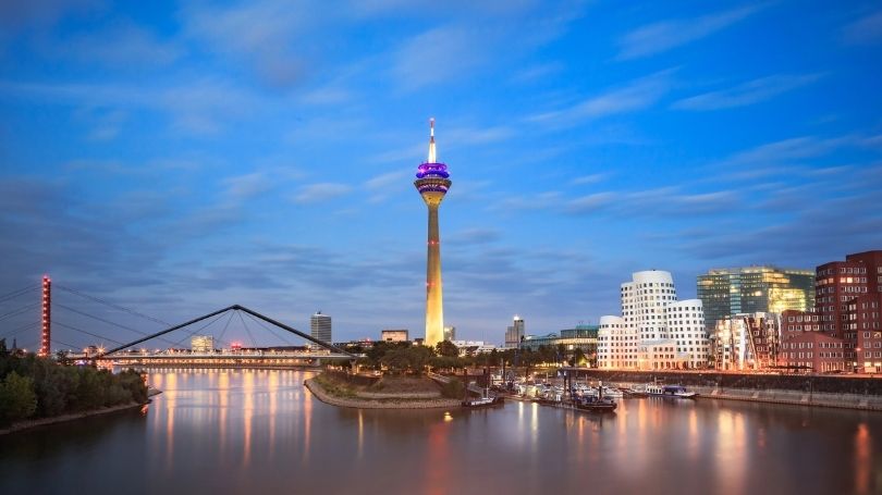 Düsseldorf’da Gezilecek Yerler : (200 Yer)