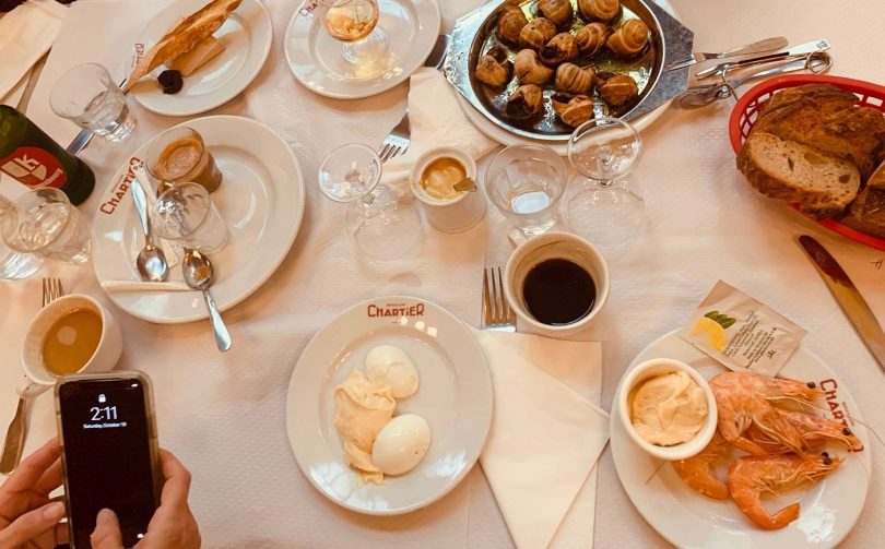 Paris’te Uygun Fiyata Yemek: Turist Tuzağına Düşmeden Doyma Rehberi